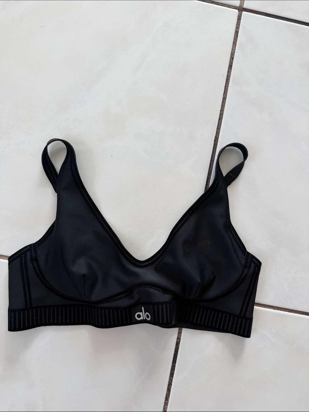 ALO Yoga Black V-Neck Sports Bralette